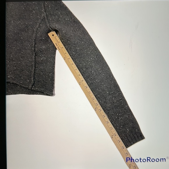 Romeo & Juliet Cropped Sweater Size-S - Picture 5 of 10